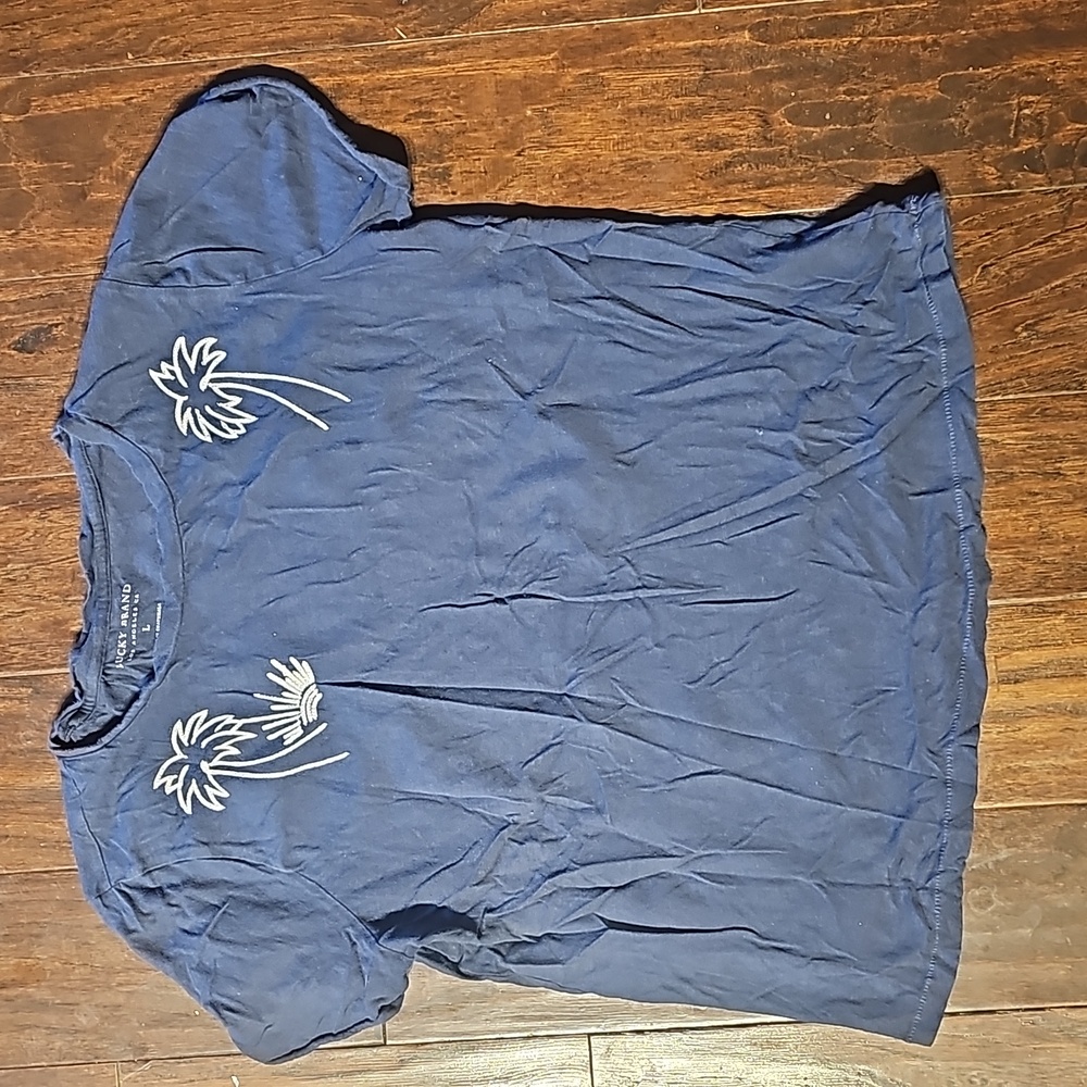 Top - Picture 2 of 3